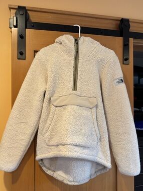 The North Face Cream Sherpa Half-Zip Hoodie - M